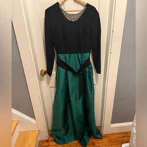 Size 10. Sachin + Babi Desdemona Gown Black/Emerald.